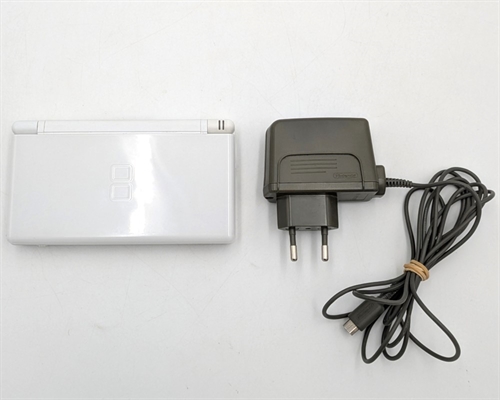 Nintendo DS Lite - Polar White - Konsol - SNR UEH16973035 (B Grade) (Genbrug)